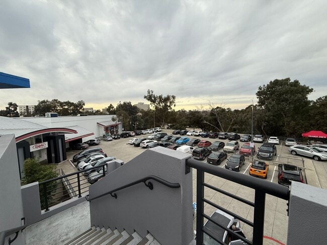 Building Photo - 1090 University Ave