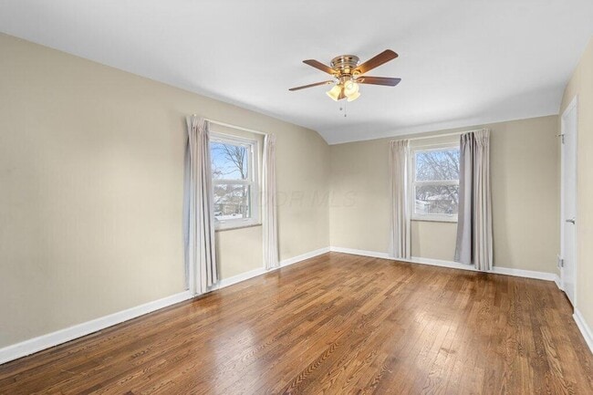 Building Photo - 2063 Inchcliff Rd