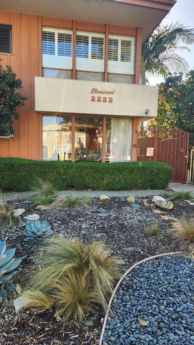 Building Photo - 2222 2nd St