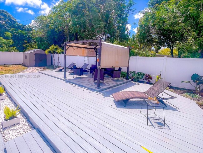 Building Photo - 4420 NW 30th Ct