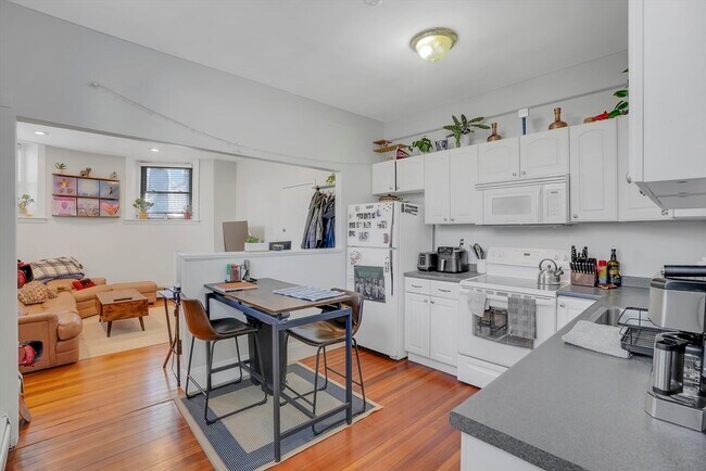 Building Photo - 344 Harvard St