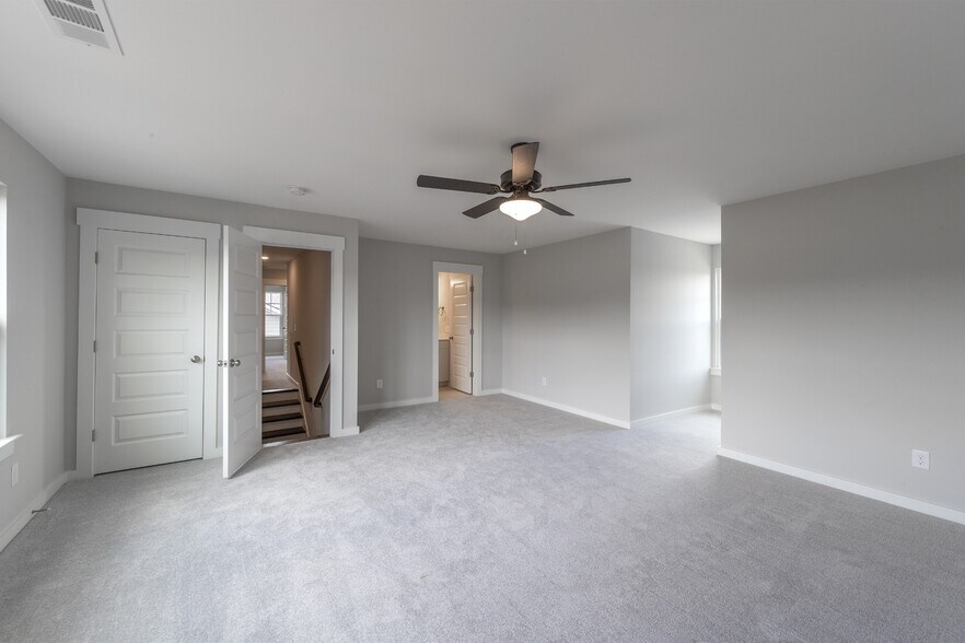 Building Photo - 832 Rockwell Dr