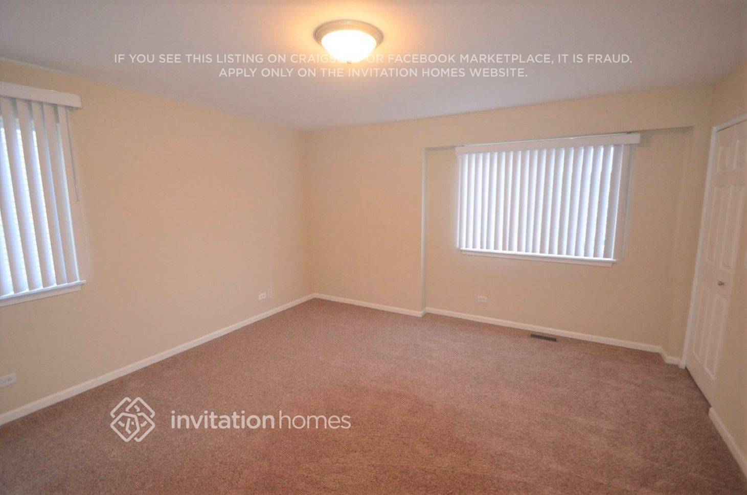 Building Photo - 1941 Royal Ln