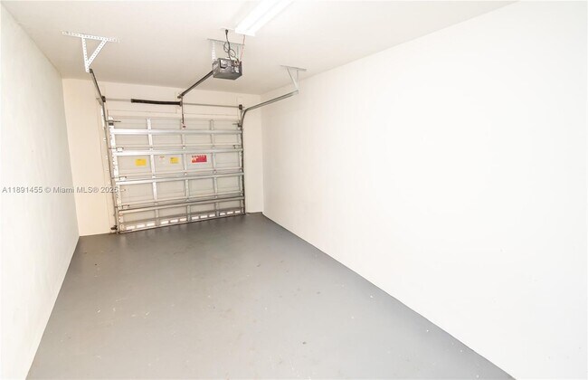 Building Photo - 8231 NW 127th Ln