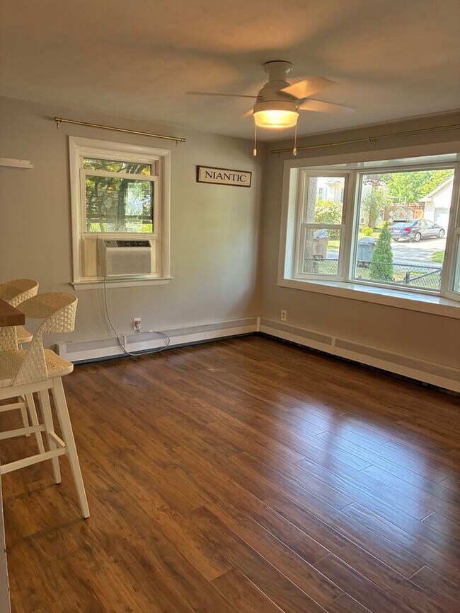 Building Photo - Charming ranch in beach community