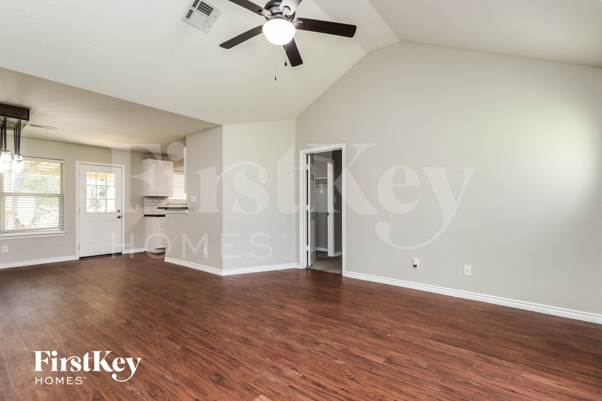 Building Photo - 10684 Royal York Dr