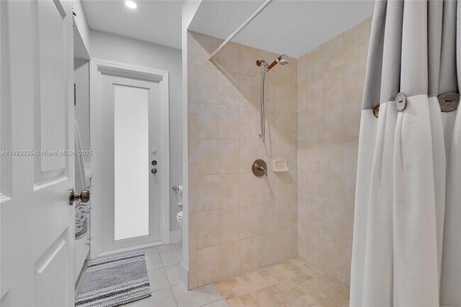 Building Photo - 521 NW 93rd Terrace
