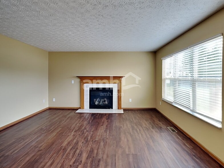 Building Photo - 494 Lockmead Dr