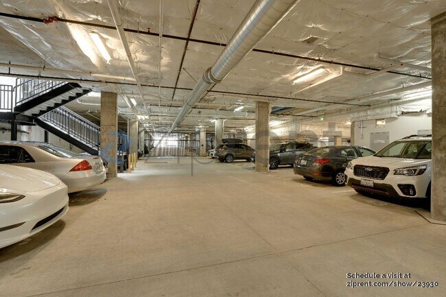 Building Photo - 3300 NE 65th St