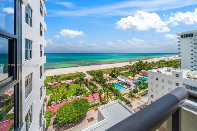 Building Photo - 2555 Collins Ave