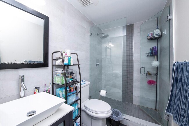 Building Photo - 6380 NW 114th Ave