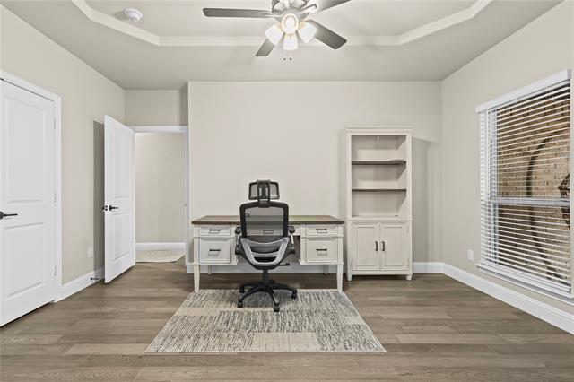 Building Photo - 14892 Hometown Dr