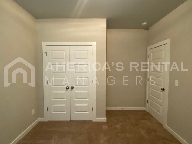 Building Photo - 115 Avalon Wy