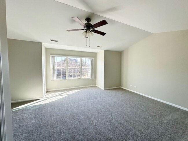 Building Photo - Excellent 2 Bedroom Plus Huge Loft  2.5 Bath and 2 car attached garage