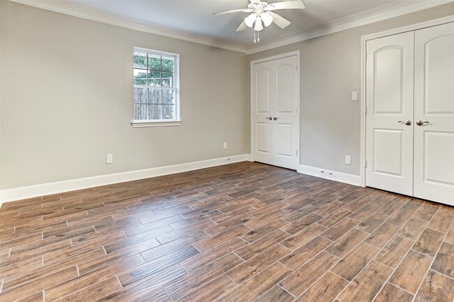 Building Photo - 4315 Woodvalley Dr