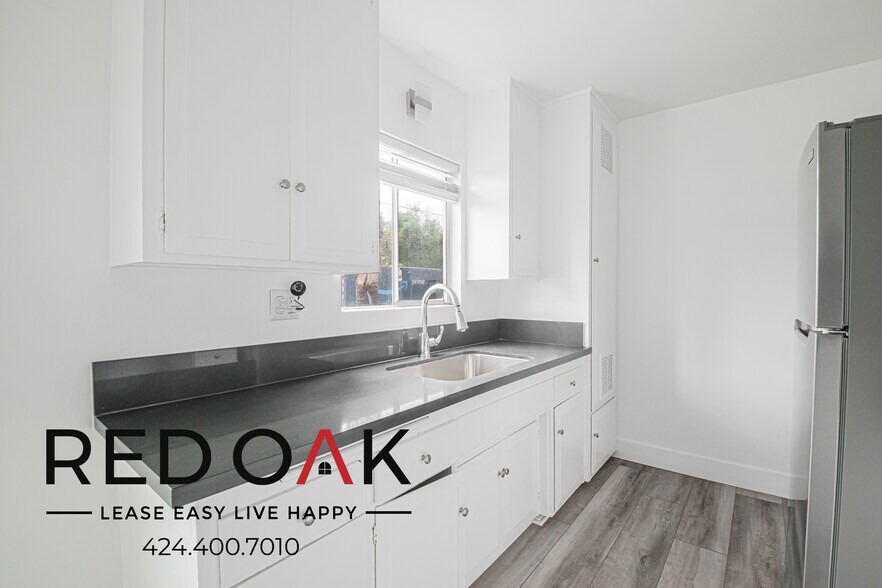 Building Photo - 630 N Cerritos Ave