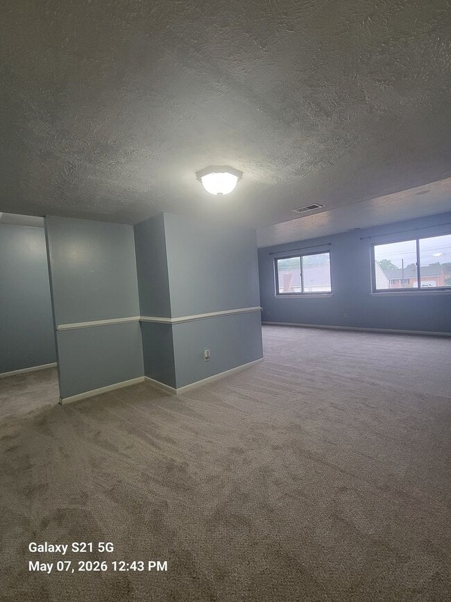 Building Photo - 4 bedroom 3.5 bathrooms townhouse in Kempsville.