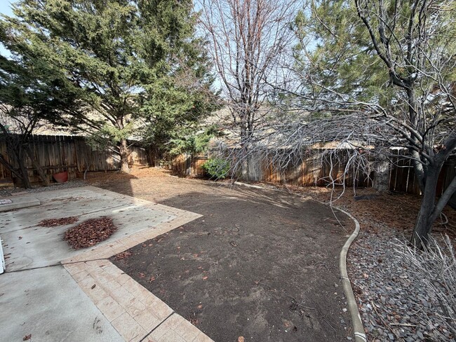 Building Photo - 3 Bedroom 2.5 Bathroom Home in Northwest Reno!