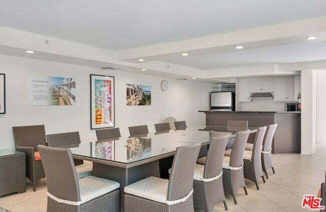 Building Photo - 2920 Neilson Wy