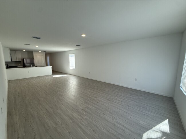 Building Photo - 10727 Vesta Curv