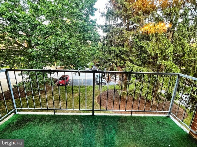 Building Photo - 7202 Rockland Hills Dr