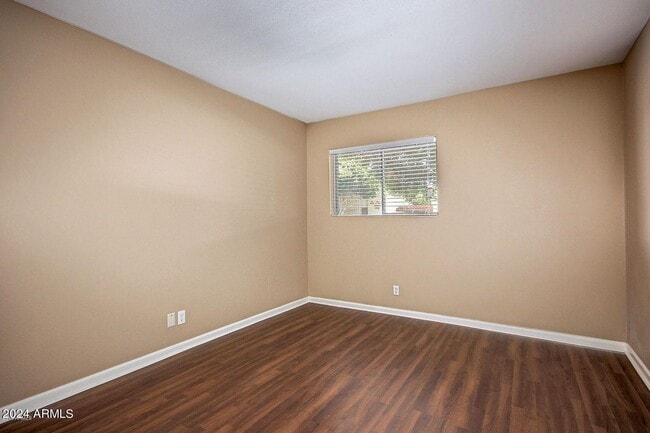 Building Photo - 1702 W Tuckey Ln