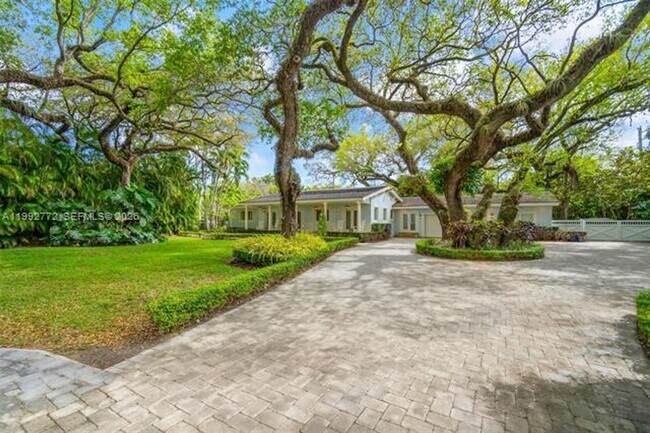 Building Photo - 1550 Taragona Dr