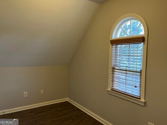 Building Photo - 2476 Sewell Mill Rd