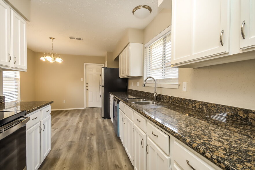 Building Photo - 21206 Waymare Ln