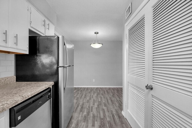 Interior Photo - Dixon Heights