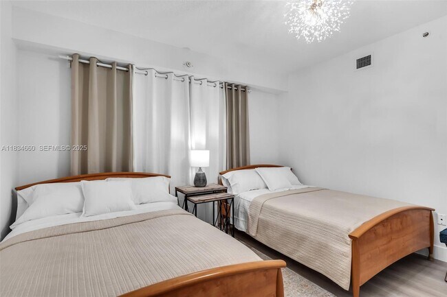 Building Photo - 18100 N Bay Rd