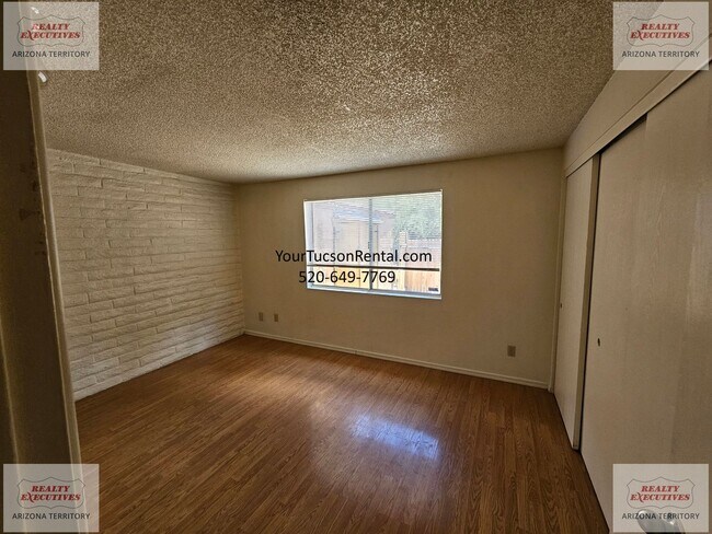 Building Photo - Star Pass area town home with community pool