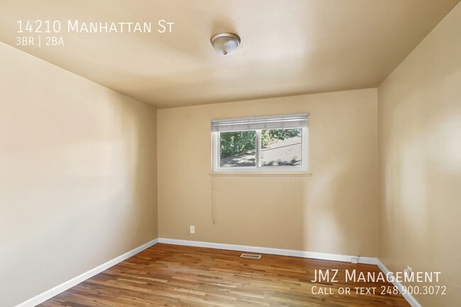 Building Photo - 14210 Manhattan St