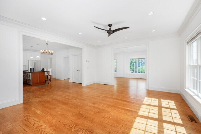 Building Photo - 14 Brattle Ln