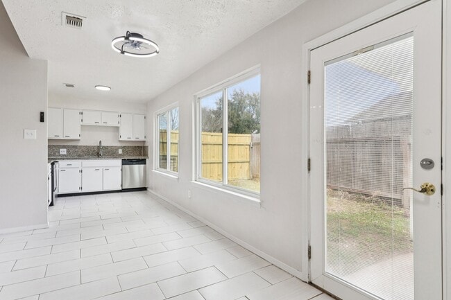 Building Photo - 14067 Towneway Dr