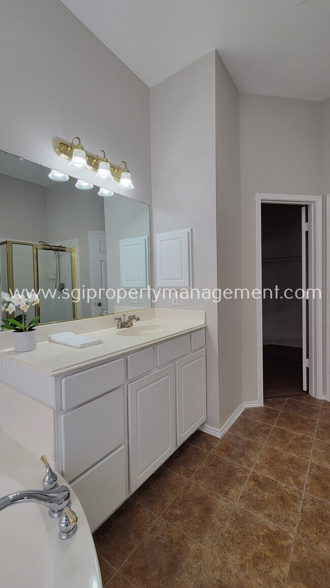 Building Photo - 1403 Lighthouse Ln
