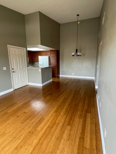 Building Photo - 42140 Lyndie Ln