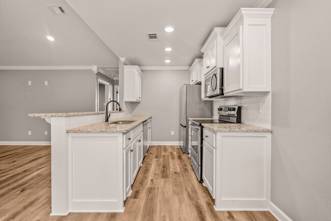 Building Photo - 18 Lilly Ann Cir