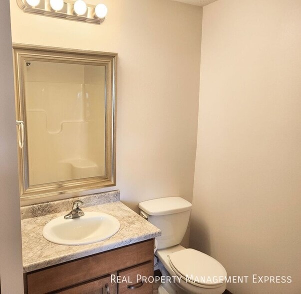 Building Photo - 3 Bedroom 2.5 Bathroom Townhome