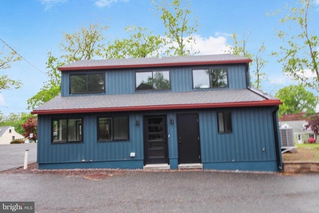 Primary Photo - 852 N Limerick Rd