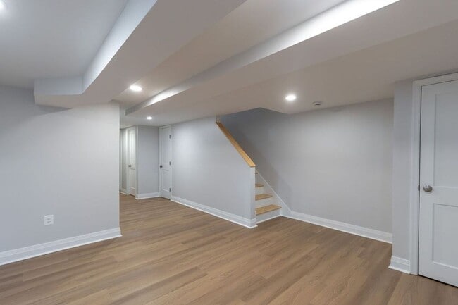 Building Photo - Renovated 3 Bed / 1.5 Bath in Essex | Parking Pad | Available 1/19/2026