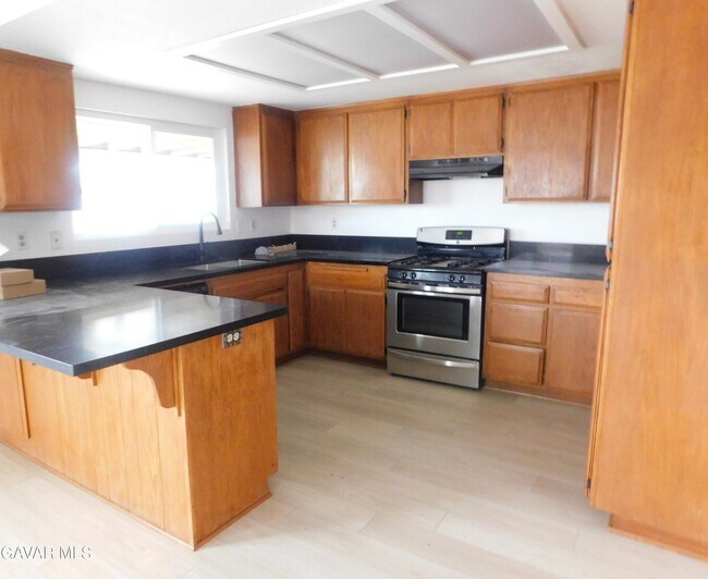 Building Photo - 8260 Viburnum Ave