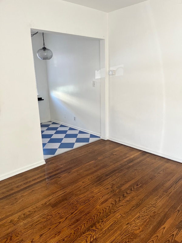 Building Photo - 2226 S Ridgeley Dr