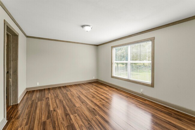 Building Photo - 1566 County Rd 610