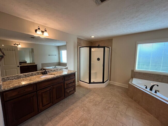 Building Photo - 1247 Cottage Pointe Ct