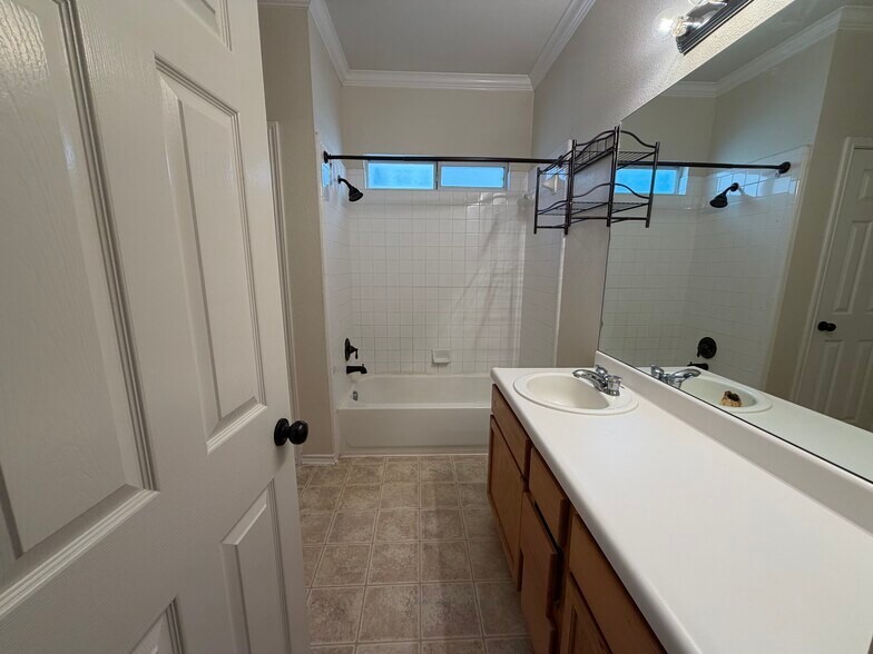 Building Photo - 5311 Argyle Way