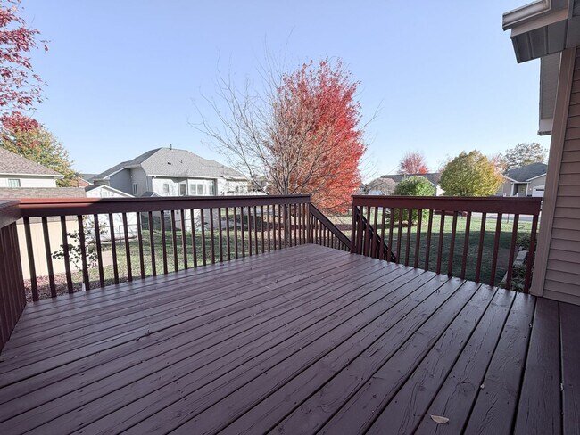 Building Photo - 2374 Kristian St