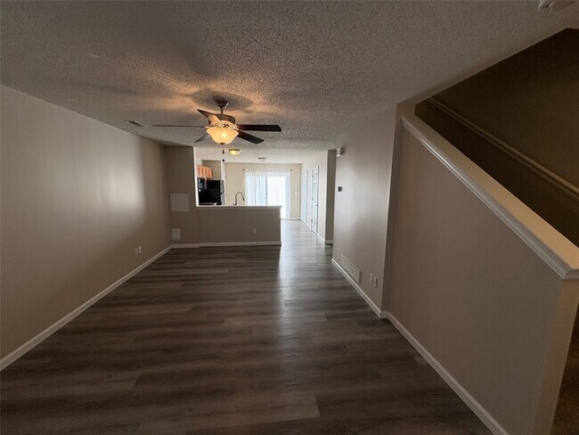 Building Photo - 31 Chesterfield Ct