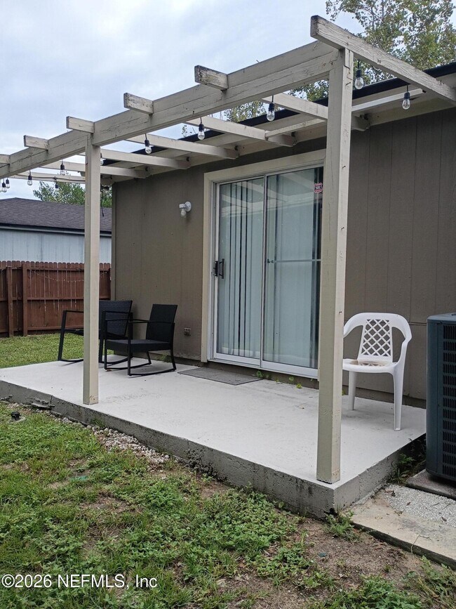 Building Photo - 10102 Geni Hill Cir S