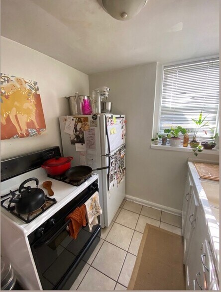 Building Photo - 1100 E 200 S